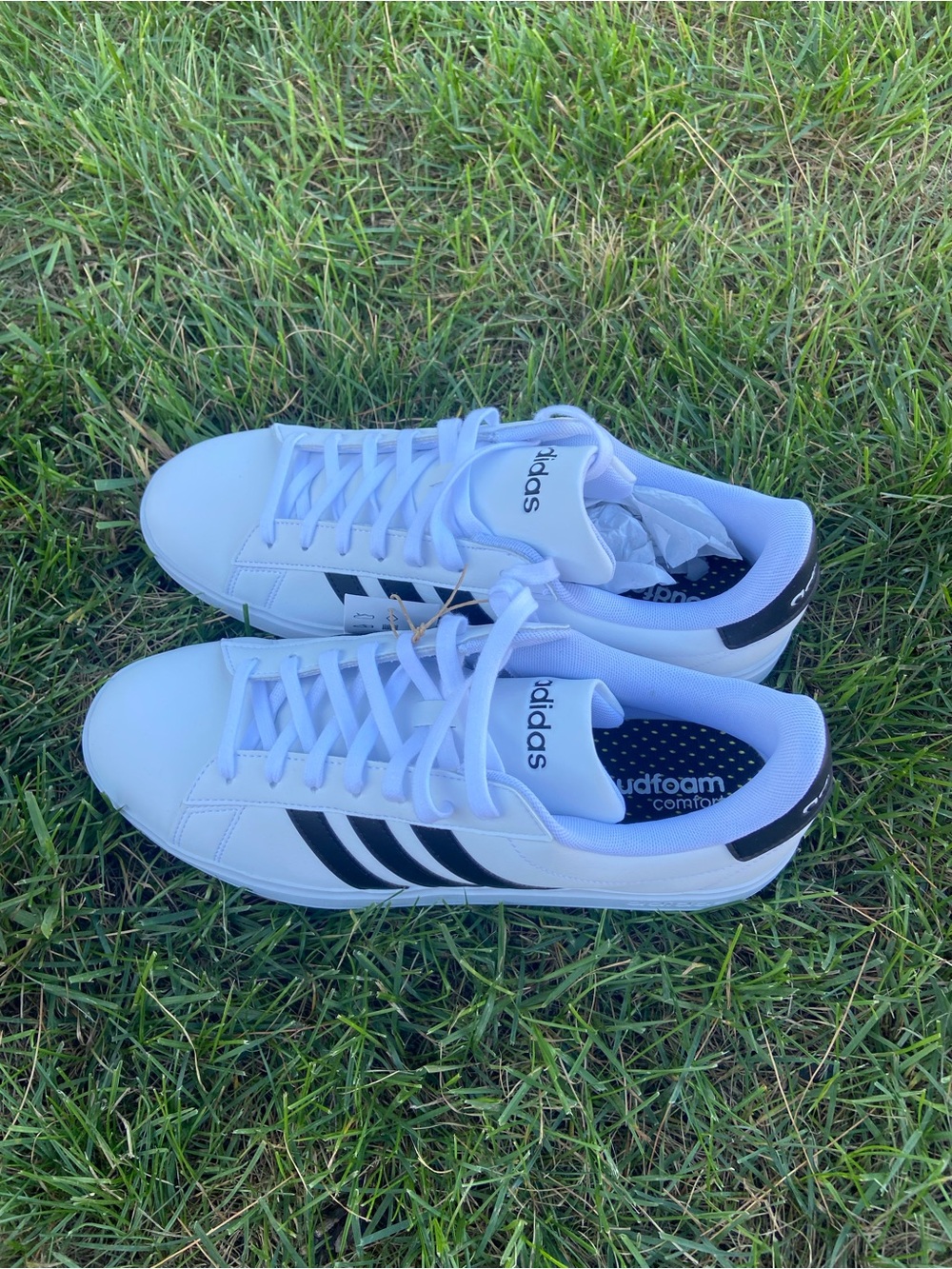 New with tags Adidas Grand Court 2.0 Men’s 11 white sneakers